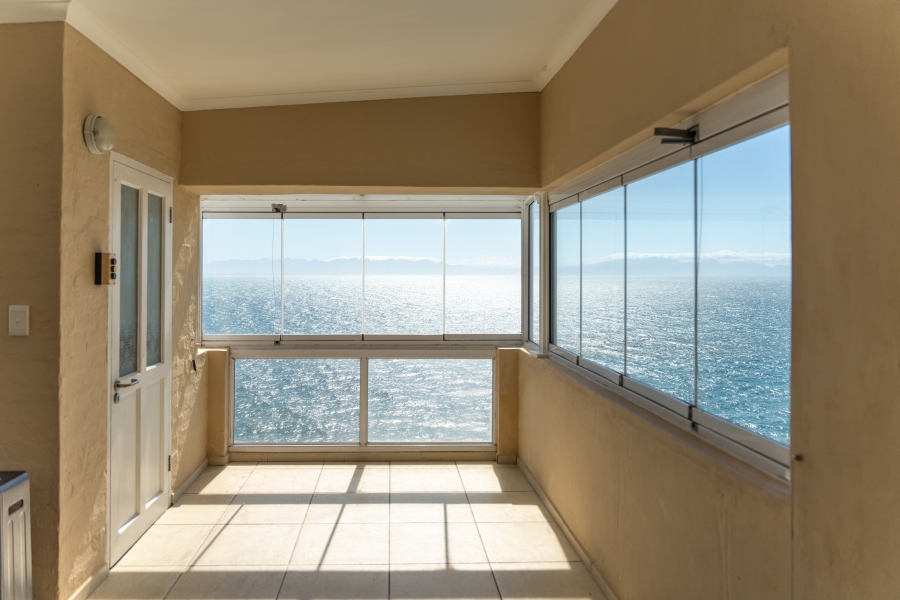 6 Bedroom Property for Sale in Fish Hoek Western Cape